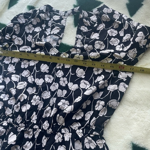 Vintage Floral Dress - Picture 5 of 9